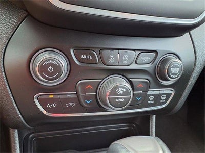 2022 Jeep Cherokee Latitude Lux