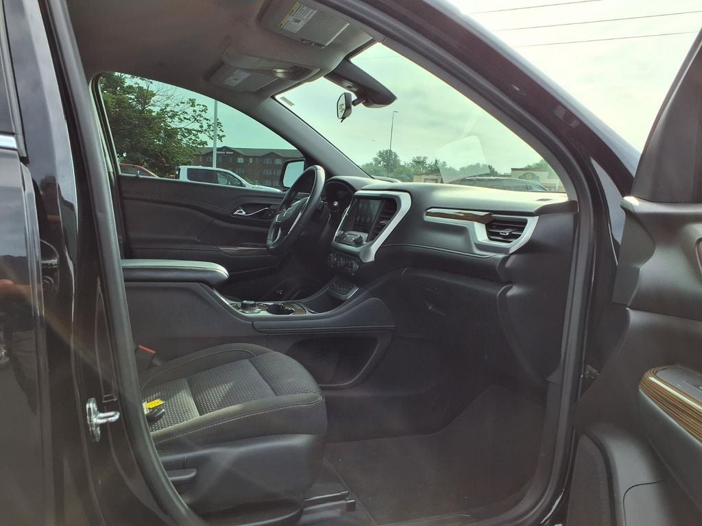 2022 GMC Acadia SLE