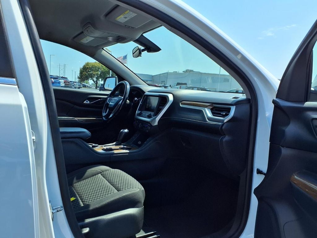2017 GMC Acadia SLE