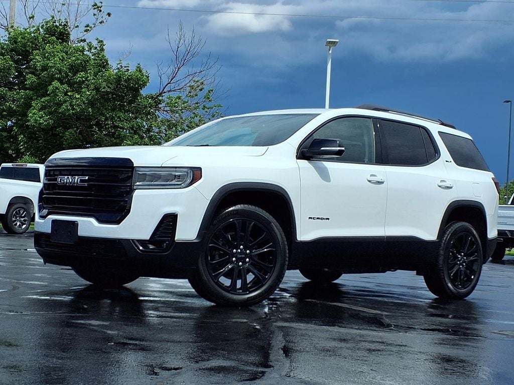 2023 GMC Acadia SLT