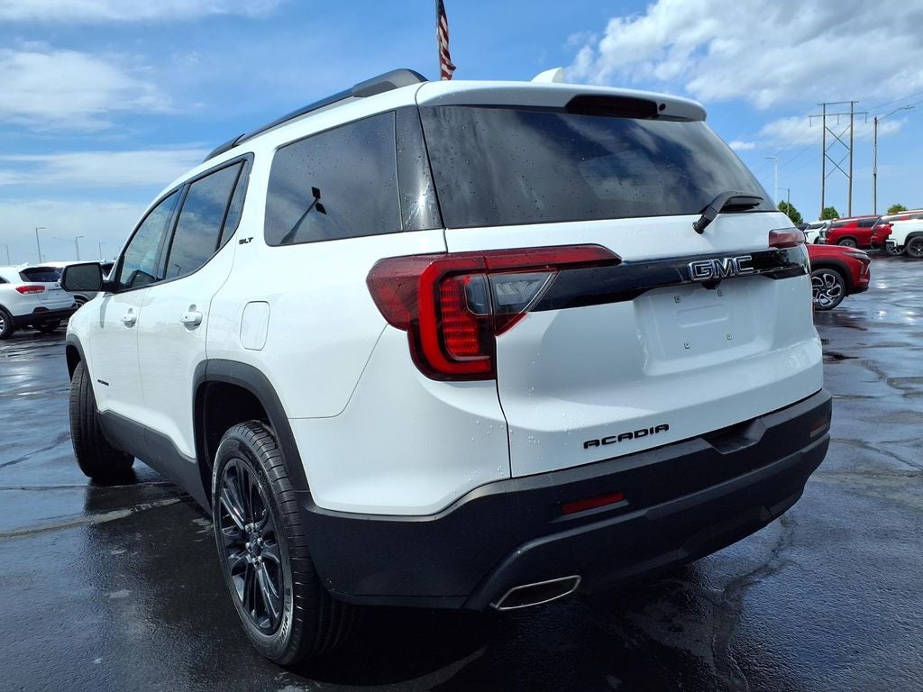 2023 GMC Acadia SLT