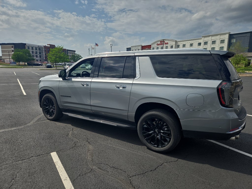 2025 Chevrolet Suburban Premier