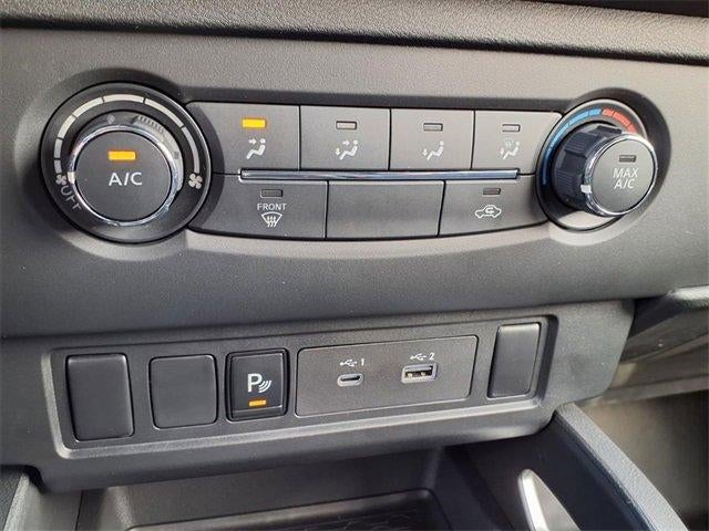 2025 Nissan Frontier SV