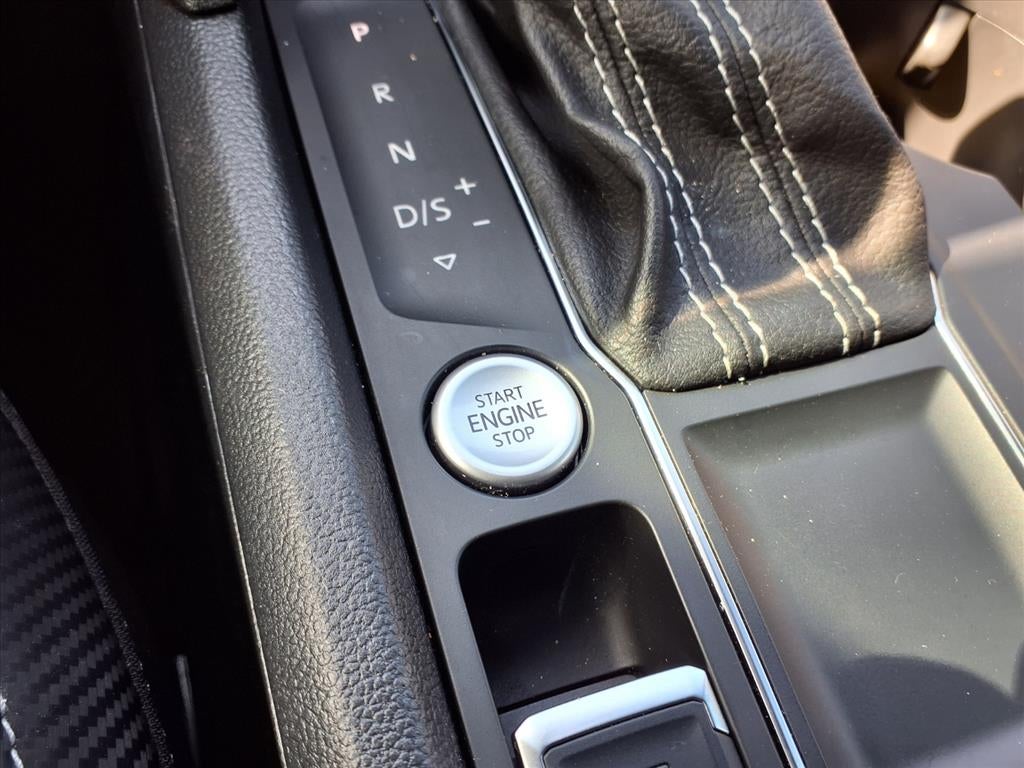 2021 Volkswagen Atlas Cross Sport 3.6L V6 SE w/Technology R-Line