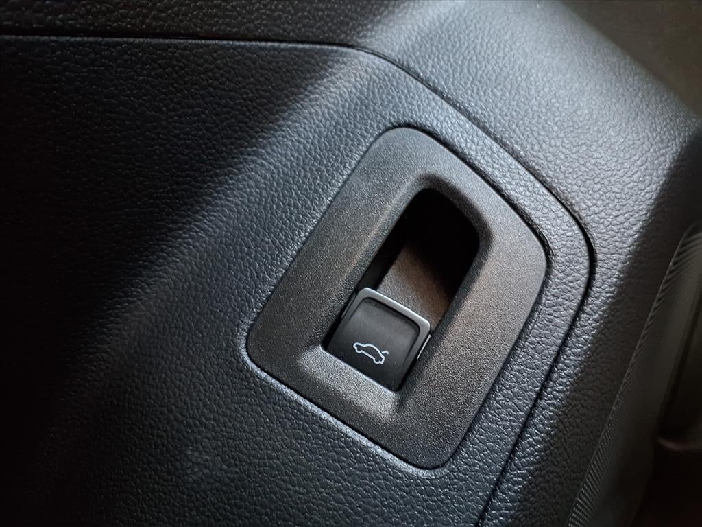 2021 Volkswagen Atlas Cross Sport 3.6L V6 SE w/Technology R-Line