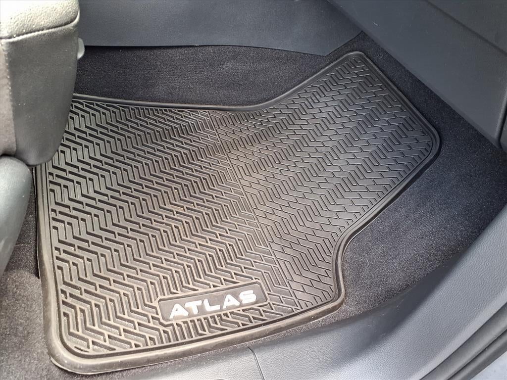 2021 Volkswagen Atlas Cross Sport 3.6L V6 SE w/Technology R-Line