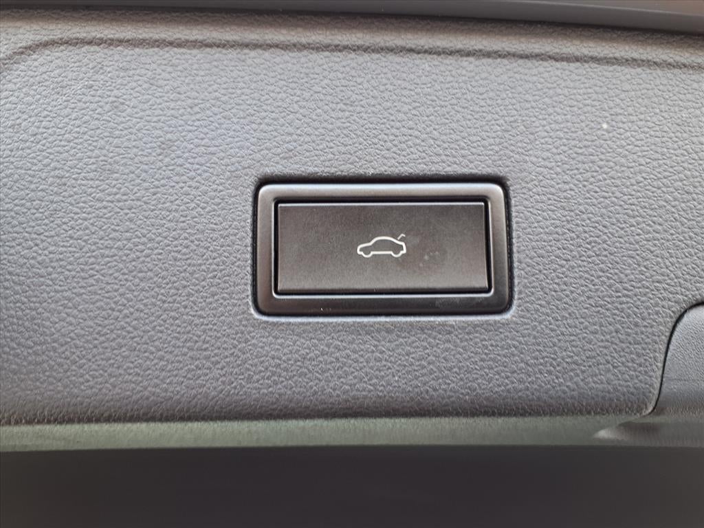 2021 Volkswagen Atlas Cross Sport 3.6L V6 SE w/Technology R-Line