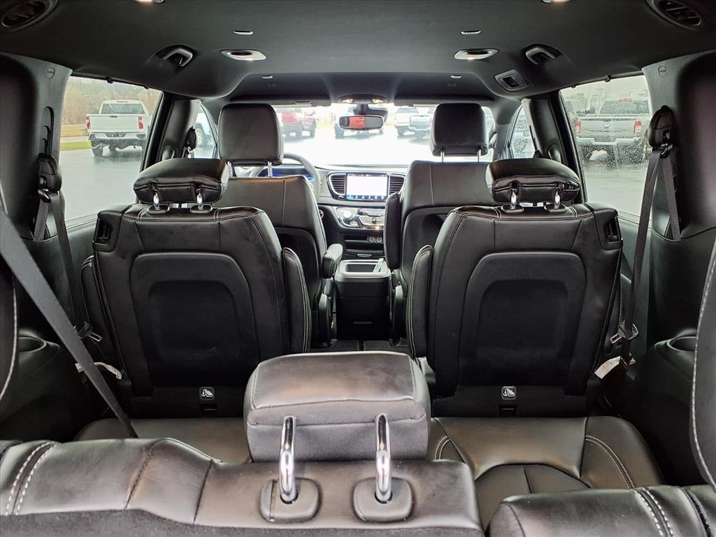 2025 Chrysler Pacifica Select