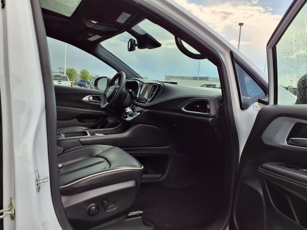 2025 Chrysler Pacifica Limited