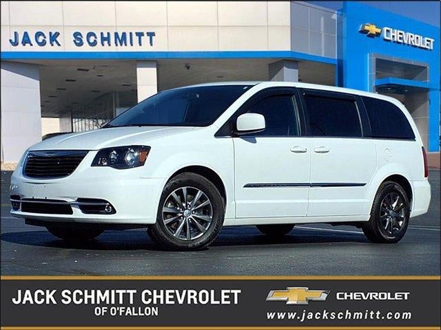 2016 Chrysler Town & Country S