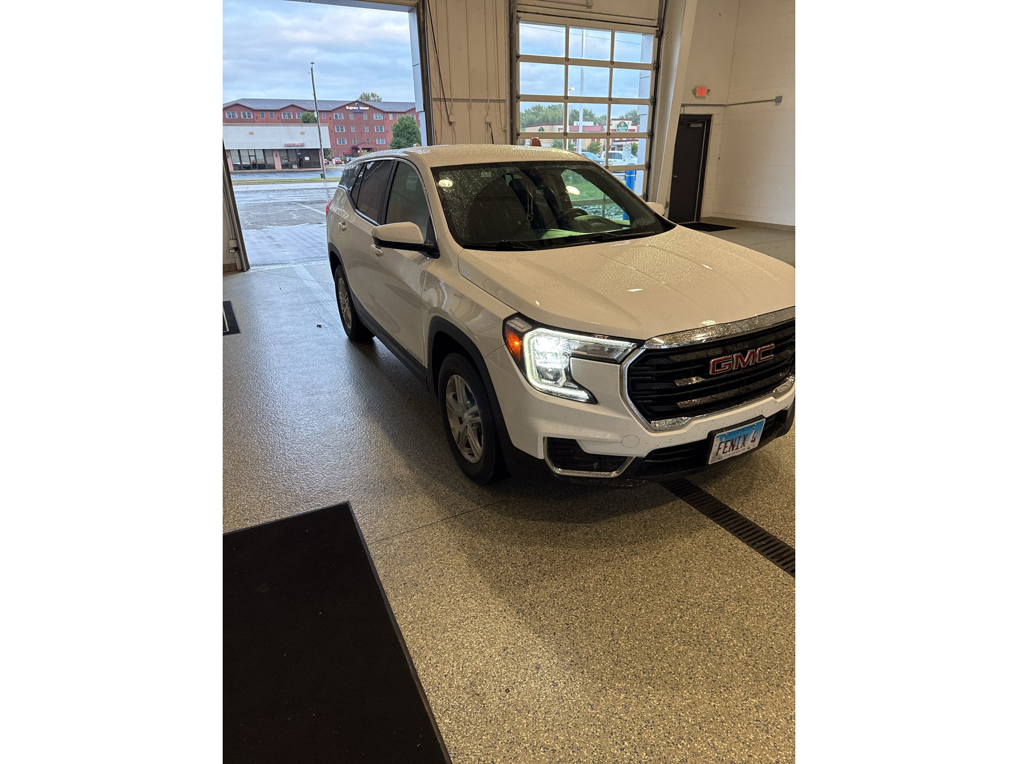 2023 GMC Terrain SLE