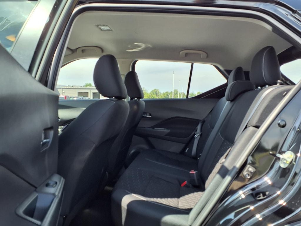 2022 Nissan Kicks SV