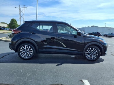 2022 Nissan Kicks SV