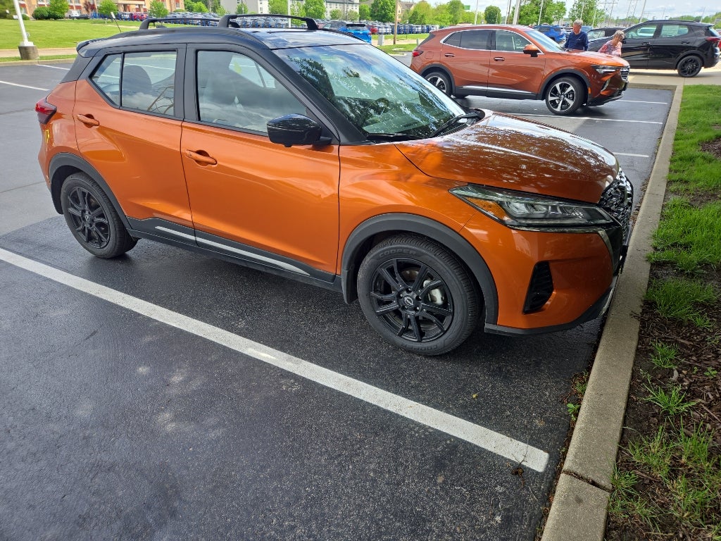 2023 Nissan Kicks SR
