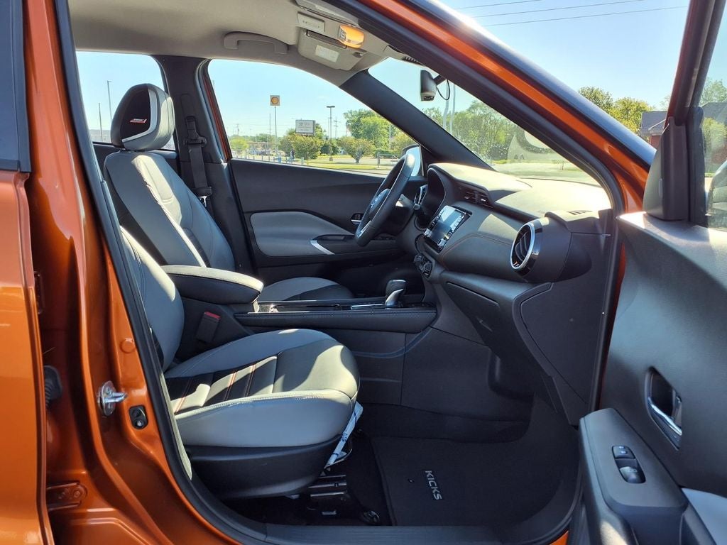 2023 Nissan Kicks SR