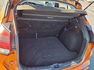 2023 Nissan Kicks SR