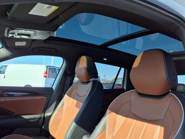 2025 Volkswagen Tiguan 2.0T SEL R-Line