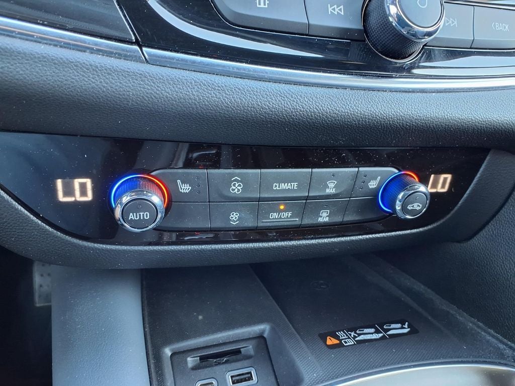 2023 Buick Enclave Essence