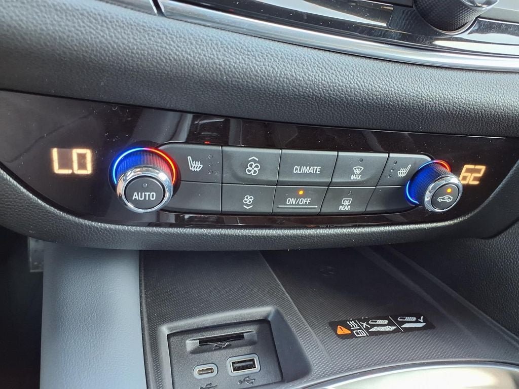 2024 Buick Enclave Essence