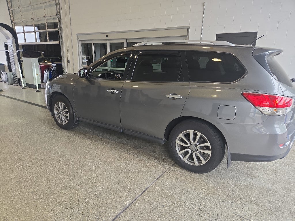 2015 Nissan Pathfinder SV