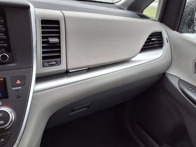 2019 Toyota Sienna LE Auto Access Seat