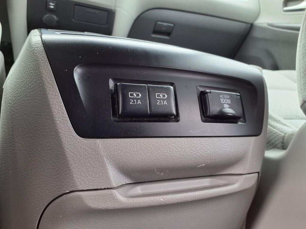 2019 Toyota Sienna LE Auto Access Seat
