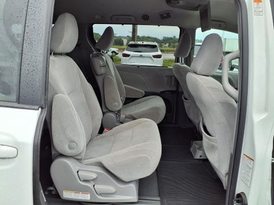 2019 Toyota Sienna LE Auto Access Seat