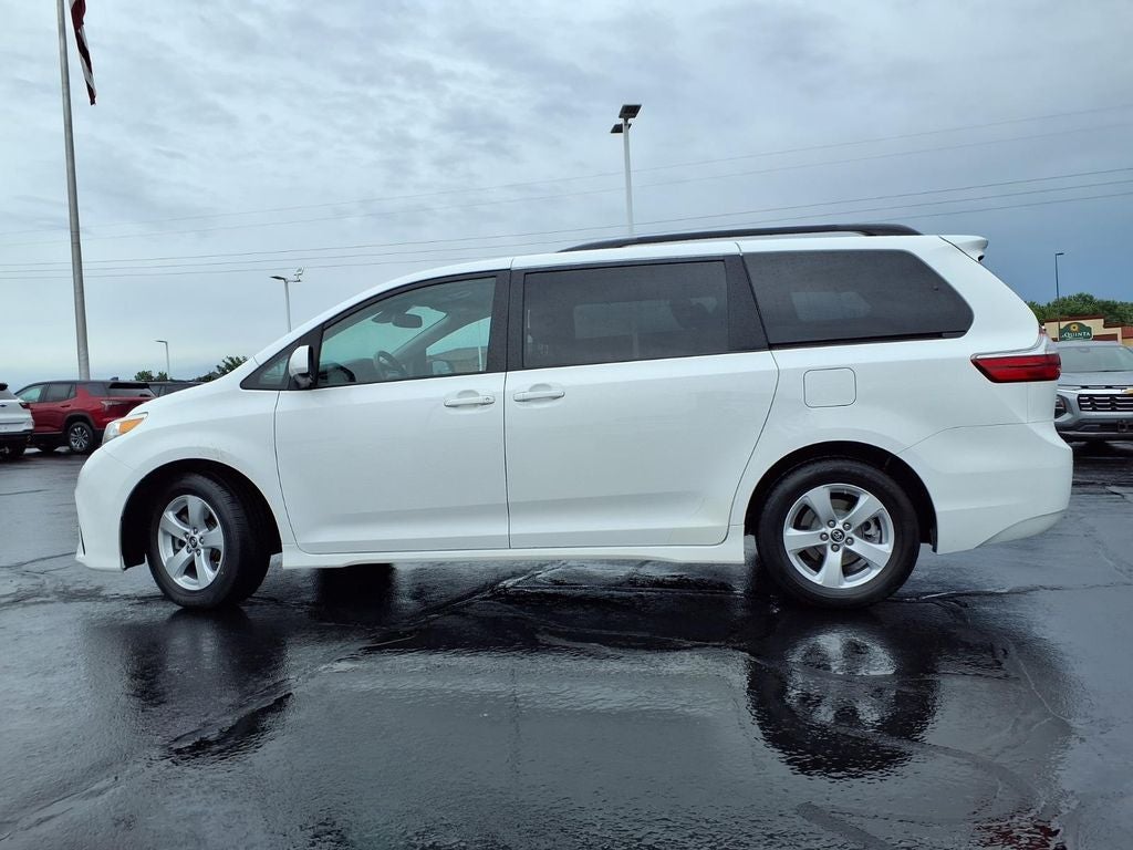 2019 Toyota Sienna LE Auto Access Seat