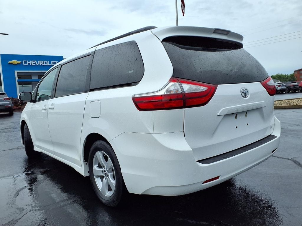 2019 Toyota Sienna LE Auto Access Seat