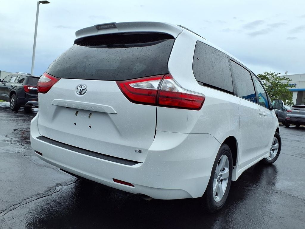 2019 Toyota Sienna LE Auto Access Seat