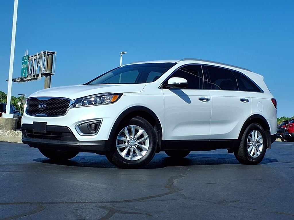 Used 2016 Kia Sorento LX with VIN 5XYPG4A32GG087978 for sale in O'Fallon, IL